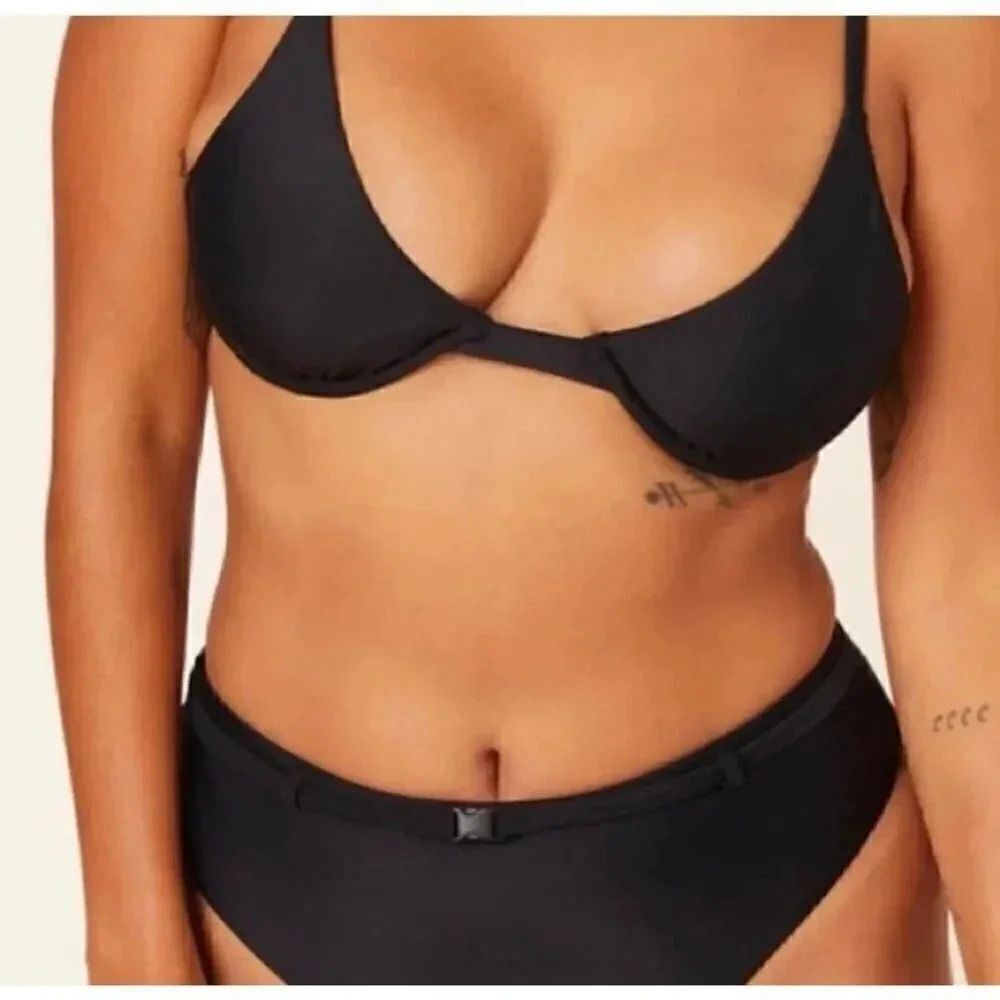 Andie The Sicily Bikini Black Adjustable Straps Underwire Top
Bra Size M #1452